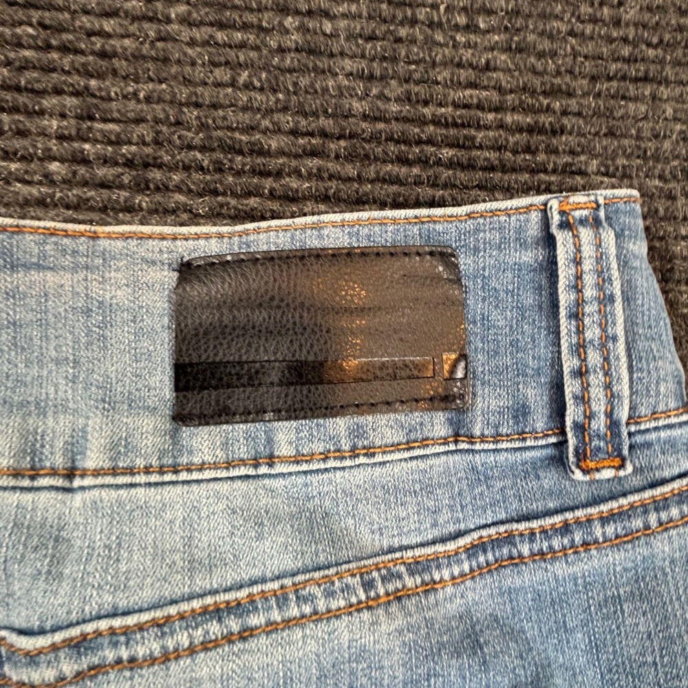 !iT Tatiana Tummy Tuck Denim Skirt Light Wash Button‎ Fly Size 16 NWT - Picture 3 of 8